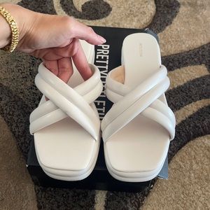 Platform Strap Sandal 🤍🤍🤍